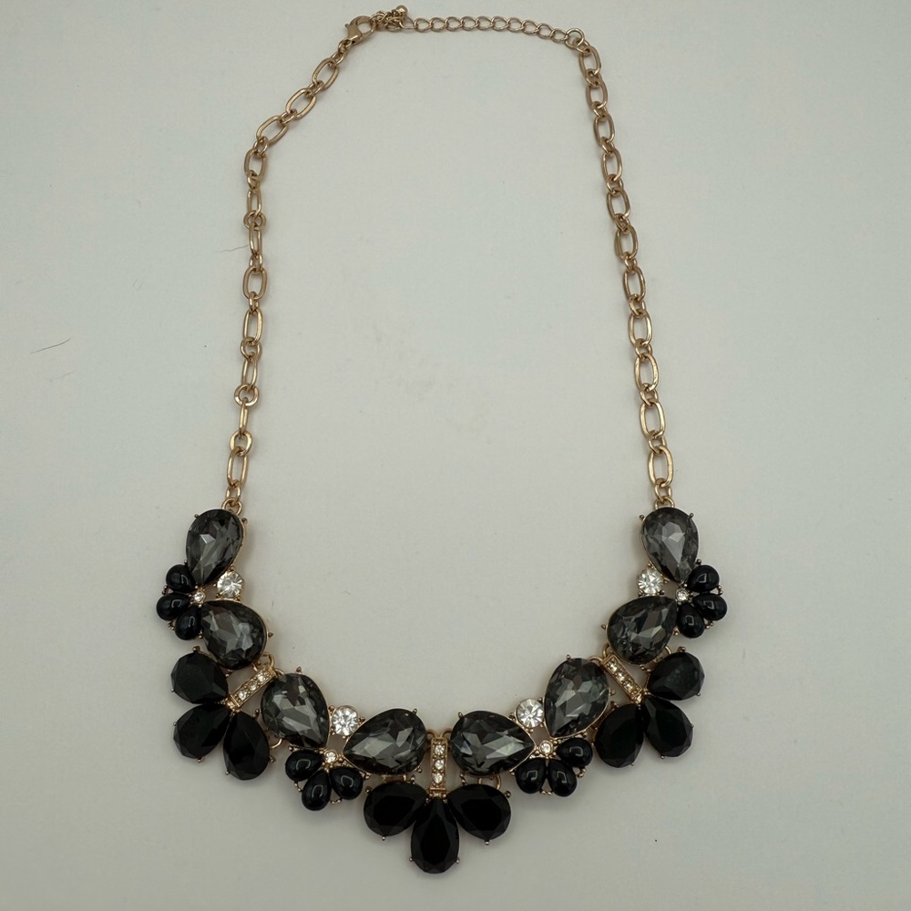 Elegant Black and Gold Necklace